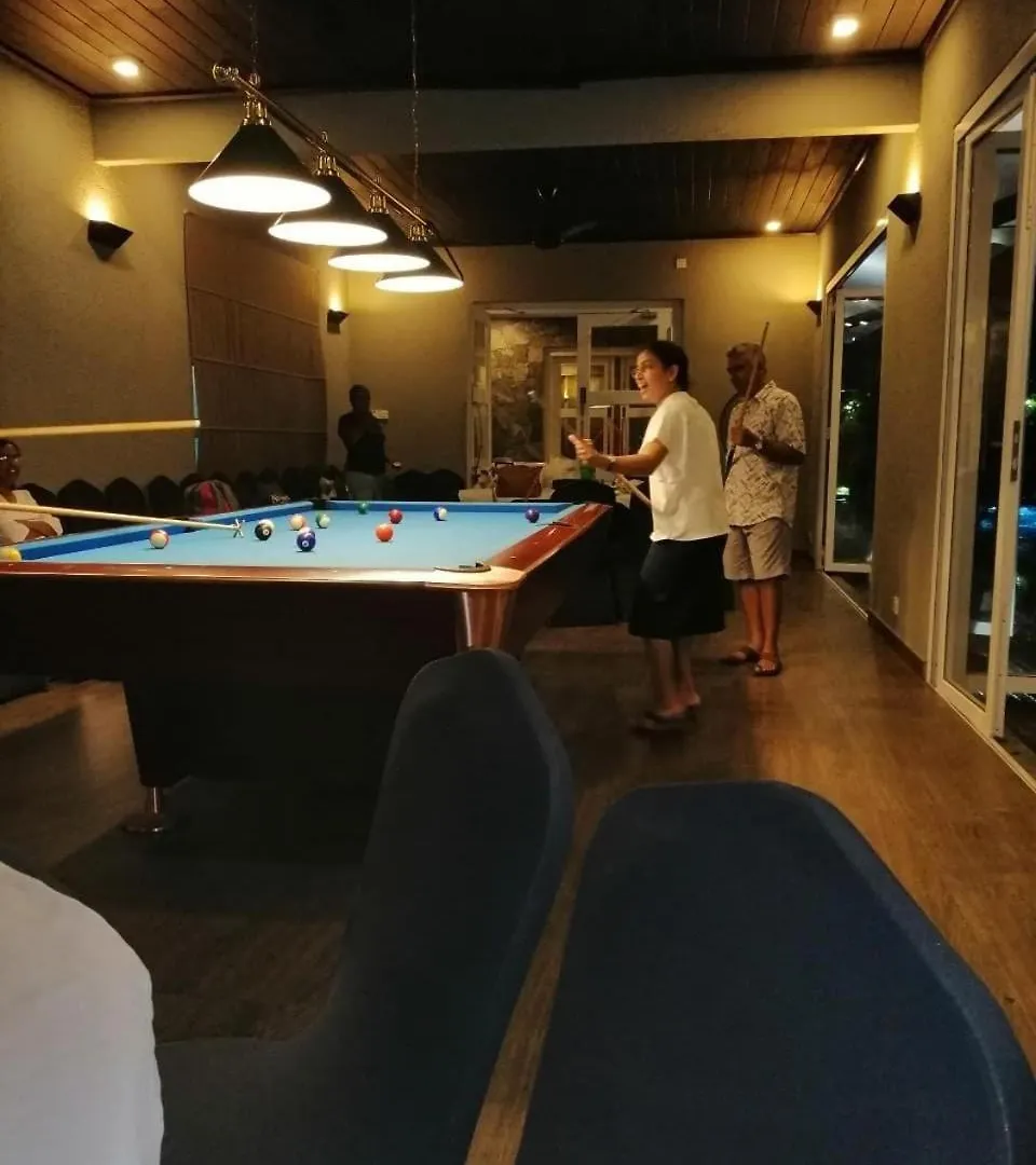 Guest house Kingstar Club House Hotel Minuwangoda Sri Lanka
